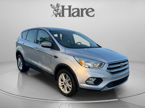 Used 2017 Ford Escape SE w/ SE Cold Weather Package AWD/4WD image 7