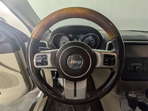 Used 2011 Jeep Grand Cherokee Overland image 18