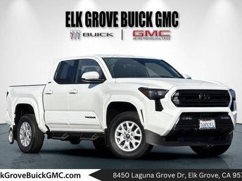 Used 2025 Toyota Tacoma SR5 image 1