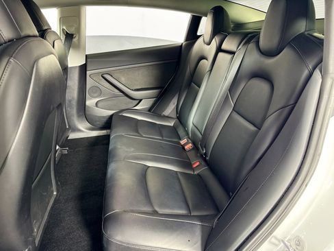 Used 2022 Tesla Model 3 Standard Range image 27