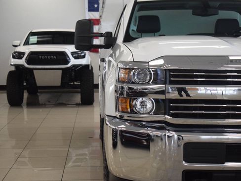 Used 2016 Chevrolet Silverado 3500 W/T RWD image 10