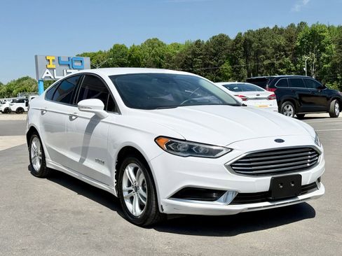 Used 2018 Ford Fusion SE w/ Equipment Group 602A FWD image 6