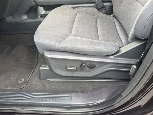 Certified 2025 Ford Expedition Max Active AWD/4WD image 12