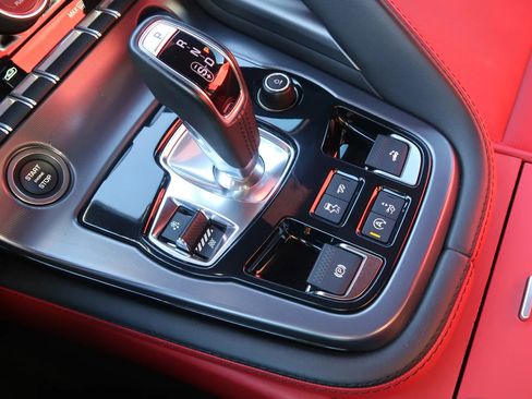 Used 2020 Jaguar F-TYPE R image 26