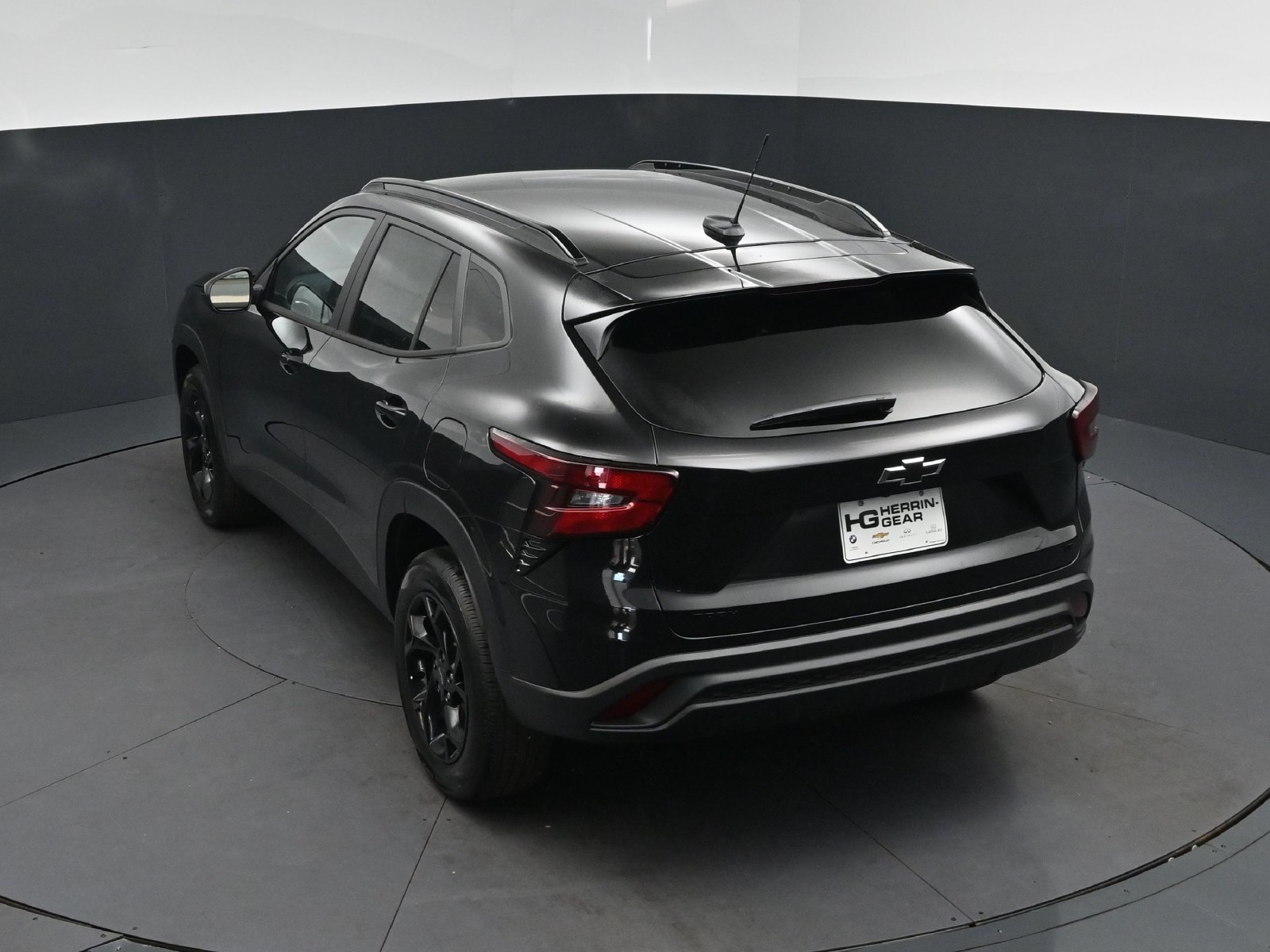 New 2026 Chevrolet Trax LT w/ Midnight Edition FWD image 32