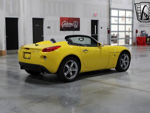 Used 2008 Pontiac Solstice GXP w/ Premium Package image 4