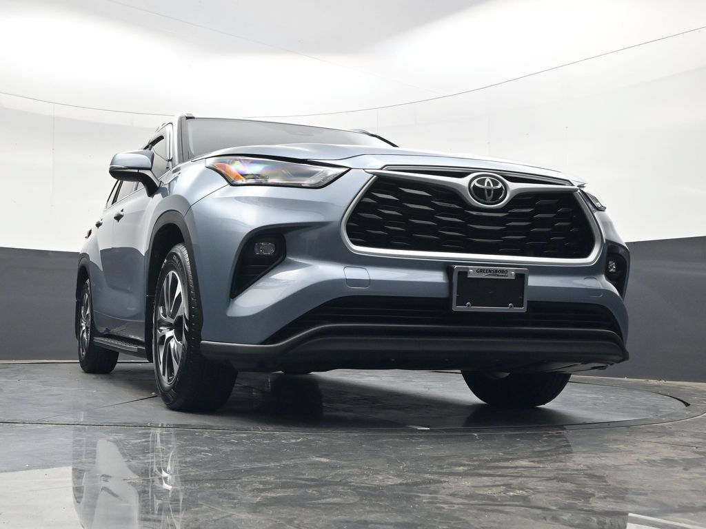 Used 2022 Toyota Highlander XLE FWD image 31