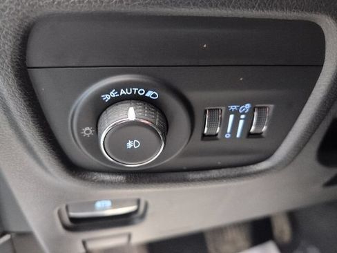 Used 2023 Jeep Grand Cherokee Limited AWD/4WD image 17