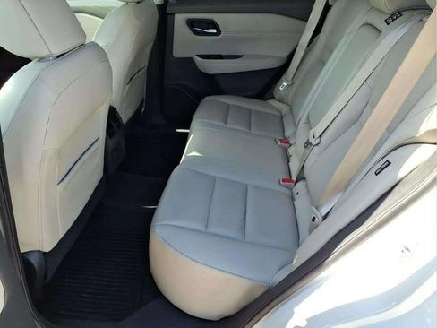 Used 2022 Nissan Rogue SV w/ SV Premium Package FWD image 14