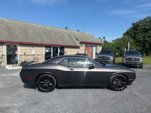 Used 2022 Dodge Challenger SXT w/ Plus Package RWD image 6