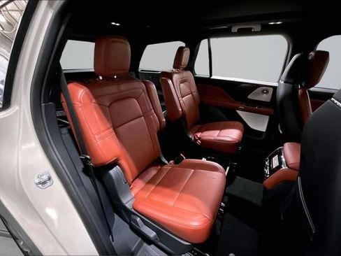 Used 2025 Lincoln Aviator Reserve w/ Equipment Group 201A AWD/4WD image 29
