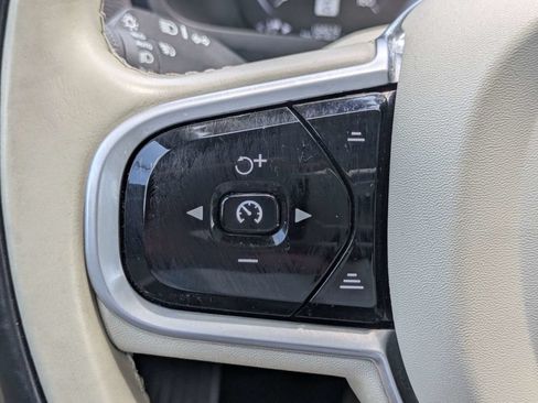 Used 2020 Volvo XC90 T6 Momentum AWD/4WD image 27