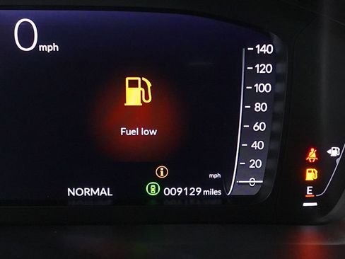 Used 2025 Honda Pilot Black Edition image 17