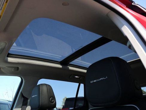 New 2026 GMC Terrain Denali w/ LPO, Black Badging Package AWD/4WD image 34