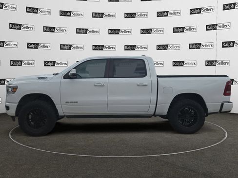 Used 2024 RAM 1500 Laramie AWD/4WD image 3