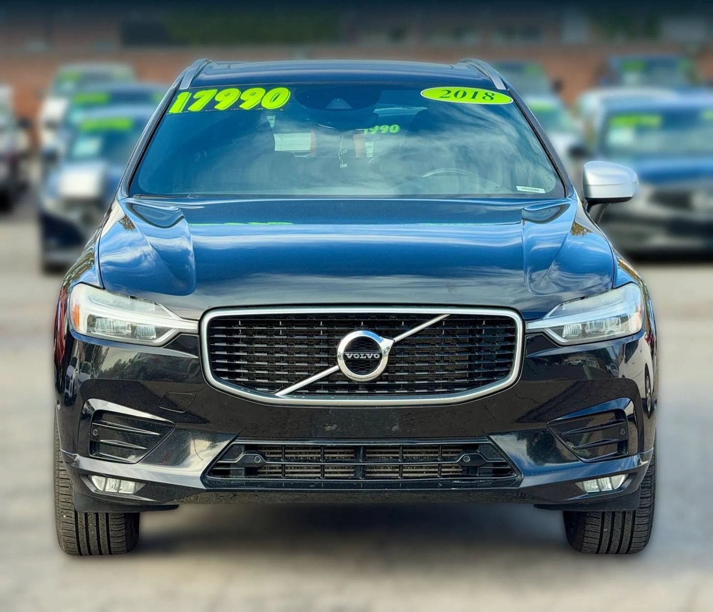 Used 2018 Volvo XC60 T5 R-Design w/ Convenience Package AWD/4WD image 4