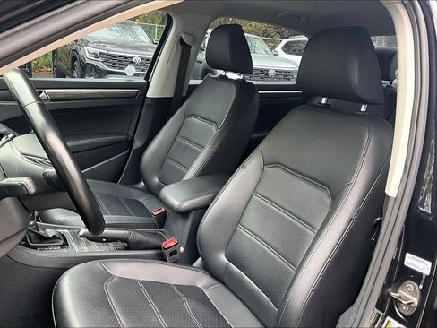 Used 2018 Volkswagen Passat 2.0T SE image 18