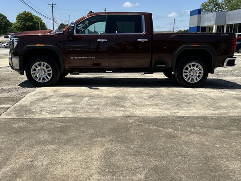Certified 2024 GMC Sierra 2500 SLT w/ SLT Premium Package AWD/4WD image 12