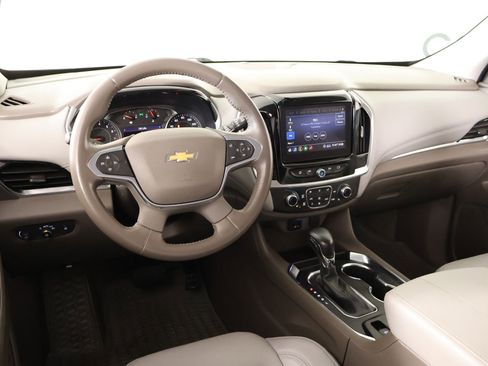 Used 2021 Chevrolet Traverse LT w/ LPO, Cargo Package image 2