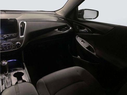 Used 2020 Chevrolet Malibu LT FWD image 23