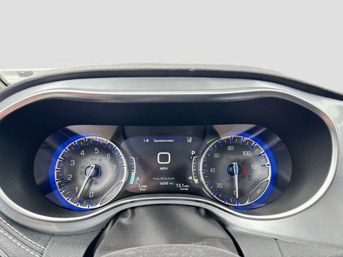 Used 2026 Chrysler Pacifica Limited w/ S Appearance Package FWD image 18
