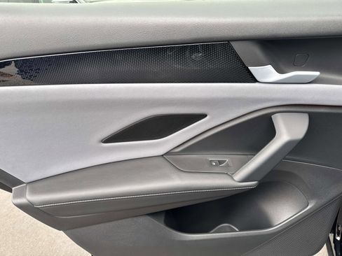 New 2026 Volkswagen Tiguan SE FWD image 9
