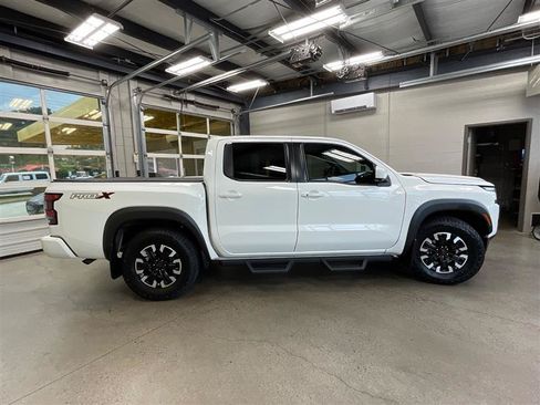 Used 2022 Nissan Frontier Pro-X RWD image 6