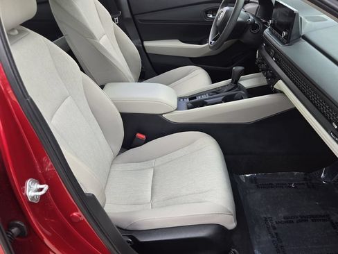 Used 2024 Honda Accord EX image 17