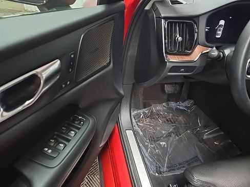 Used 2023 Volvo S60 B5 Ultimate image 27