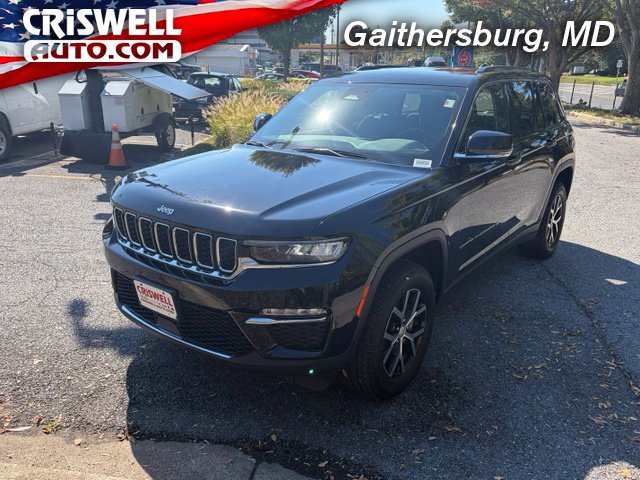 Used 2023 Jeep Grand Cherokee Limited AWD/4WD image 1