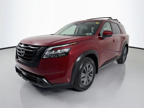 Used 2024 Nissan Pathfinder SV w/ SV Premium Package AWD/4WD image 3