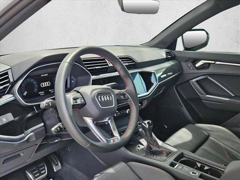 Certified 2025 Audi Q3 2.0T Premium Plus w/ Premium Plus Package AWD/4WD image 13