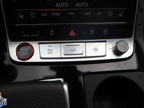 Used 2025 Audi SQ7 Prestige w/ Prestige Package AWD/4WD image 20