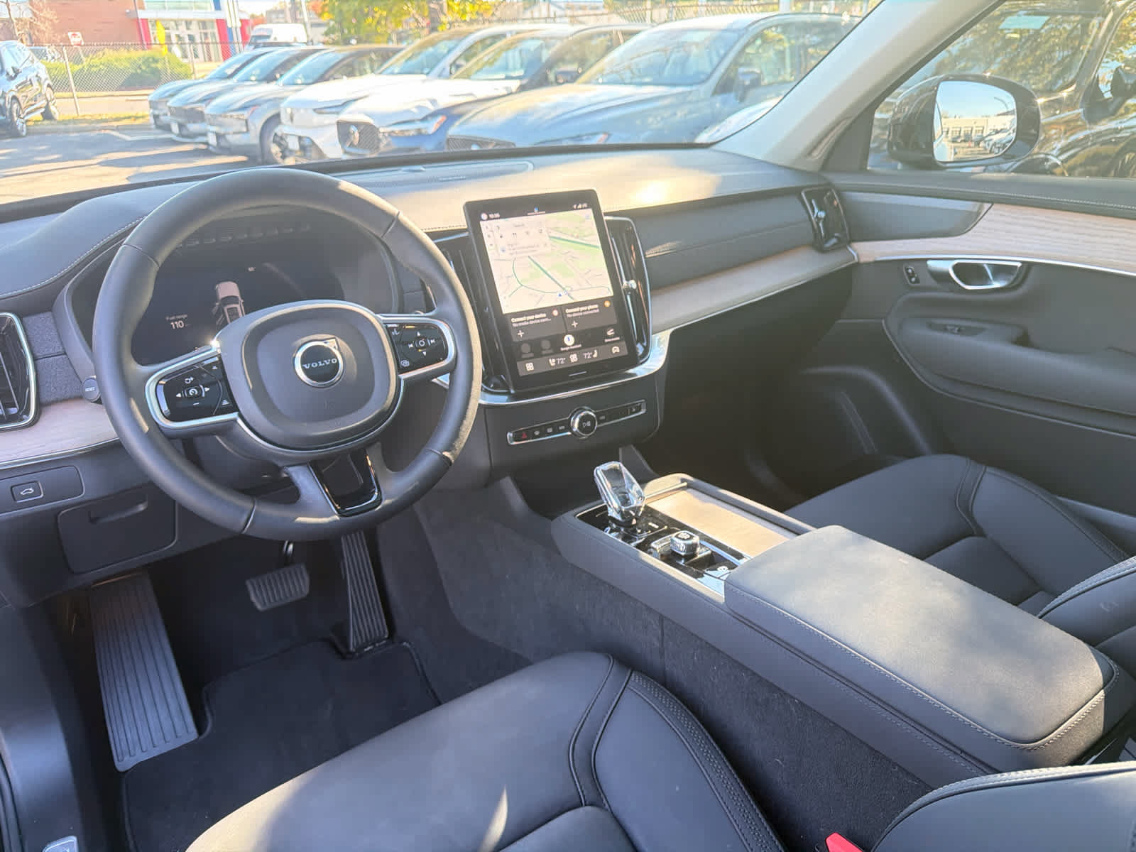 Certified 2025 Volvo XC90 B5 Plus AWD/4WD image 17