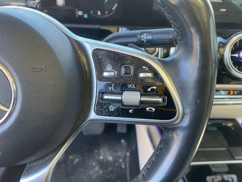 Used 2021 Mercedes-Benz GLA 250 4MATIC image 17