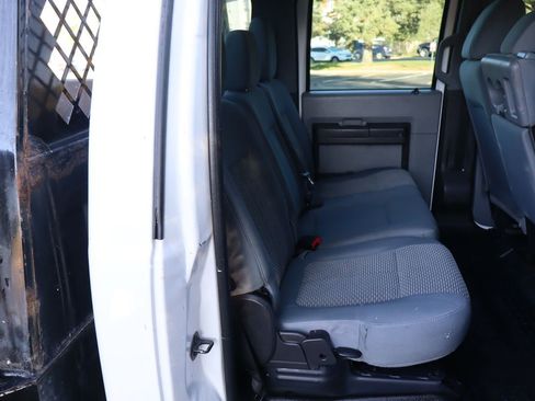 Used 2012 Ford F550 XL w/ Payload Upgrade Pkg image 27