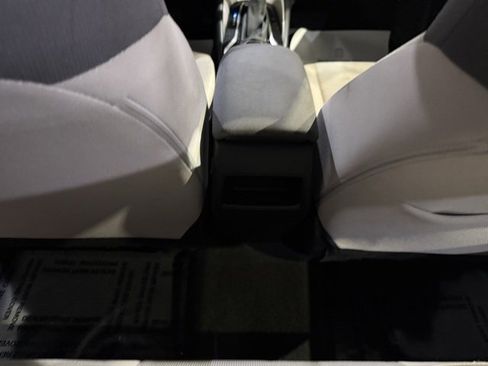 Used 2021 Toyota Corolla LE image 27