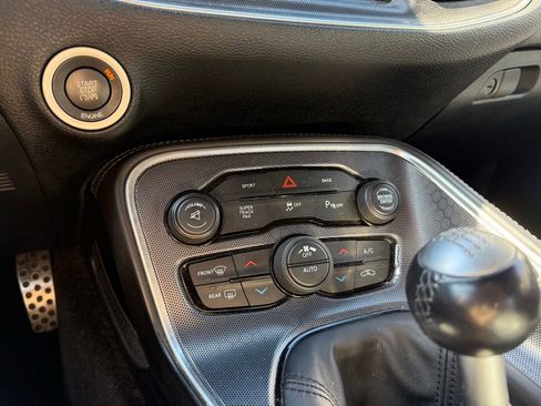 Used 2016 Dodge Challenger R/T Scat Pack w/ Leather Interior Group image 11