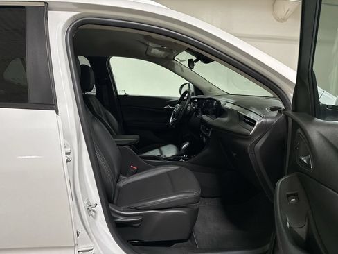Used 2024 Buick Encore GX Sport Touring AWD/4WD image 21