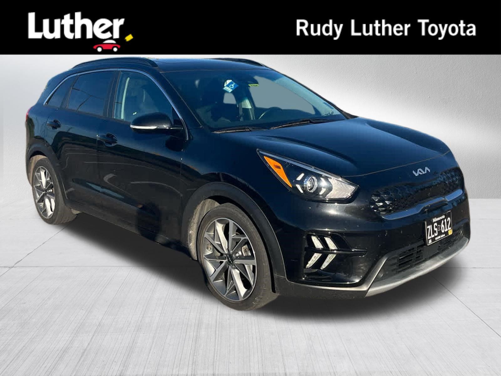 Used 2022 Kia Niro Touring Special Edition FWD image 1