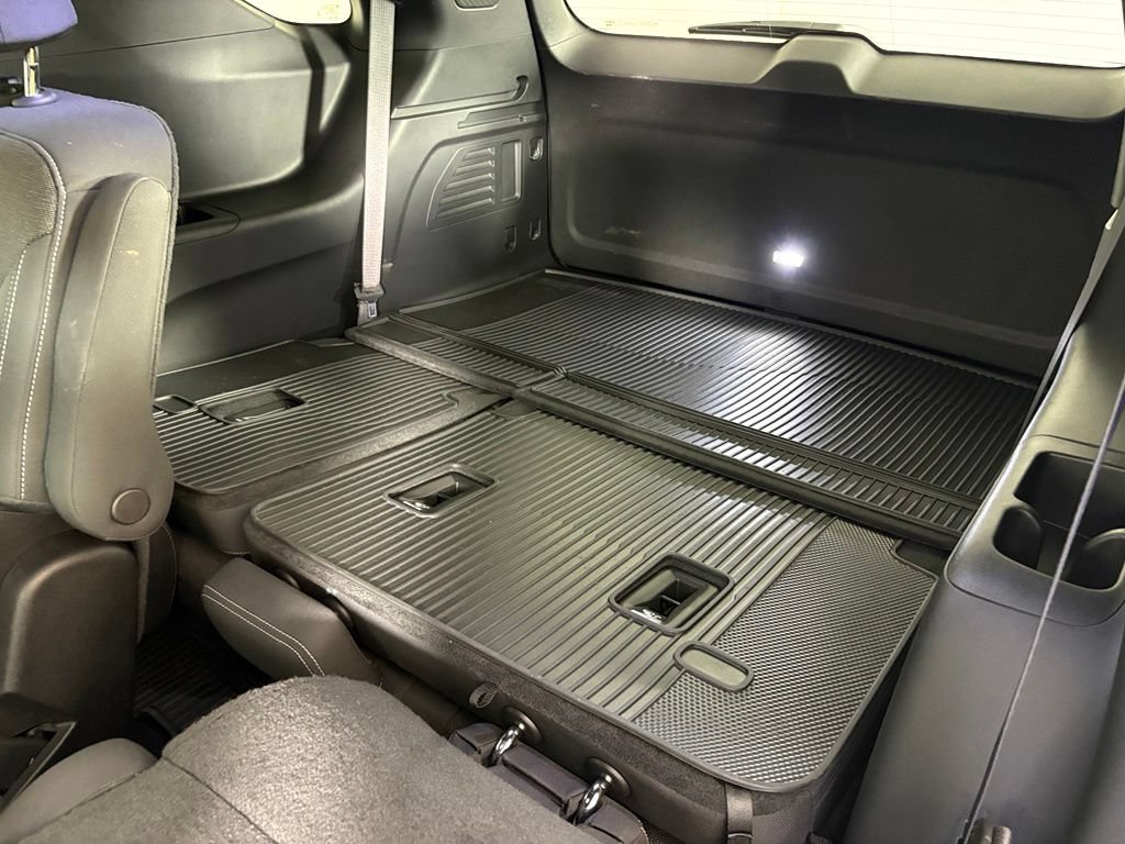 Used 2026 Chevrolet Traverse LT w/ Driver Confidence Package FWD image 42