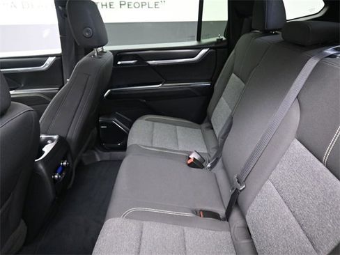 Used 2025 GMC Acadia Elevation image 23