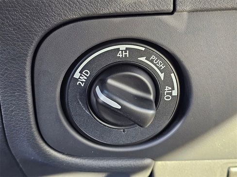 New 2026 Nissan Frontier SV w/ Tow Package image 9