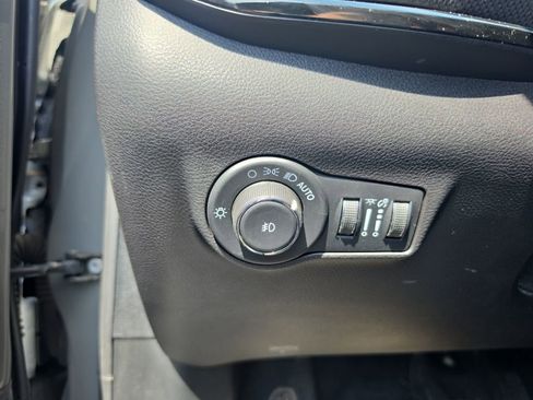 Used 2023 Jeep Compass Latitude AWD/4WD image 18
