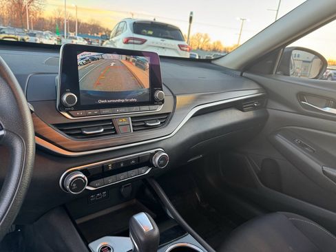 Used 2024 Nissan Altima 2.5 SV image 29