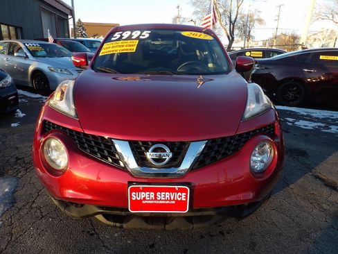 Used 2017 Nissan Juke SV image 2