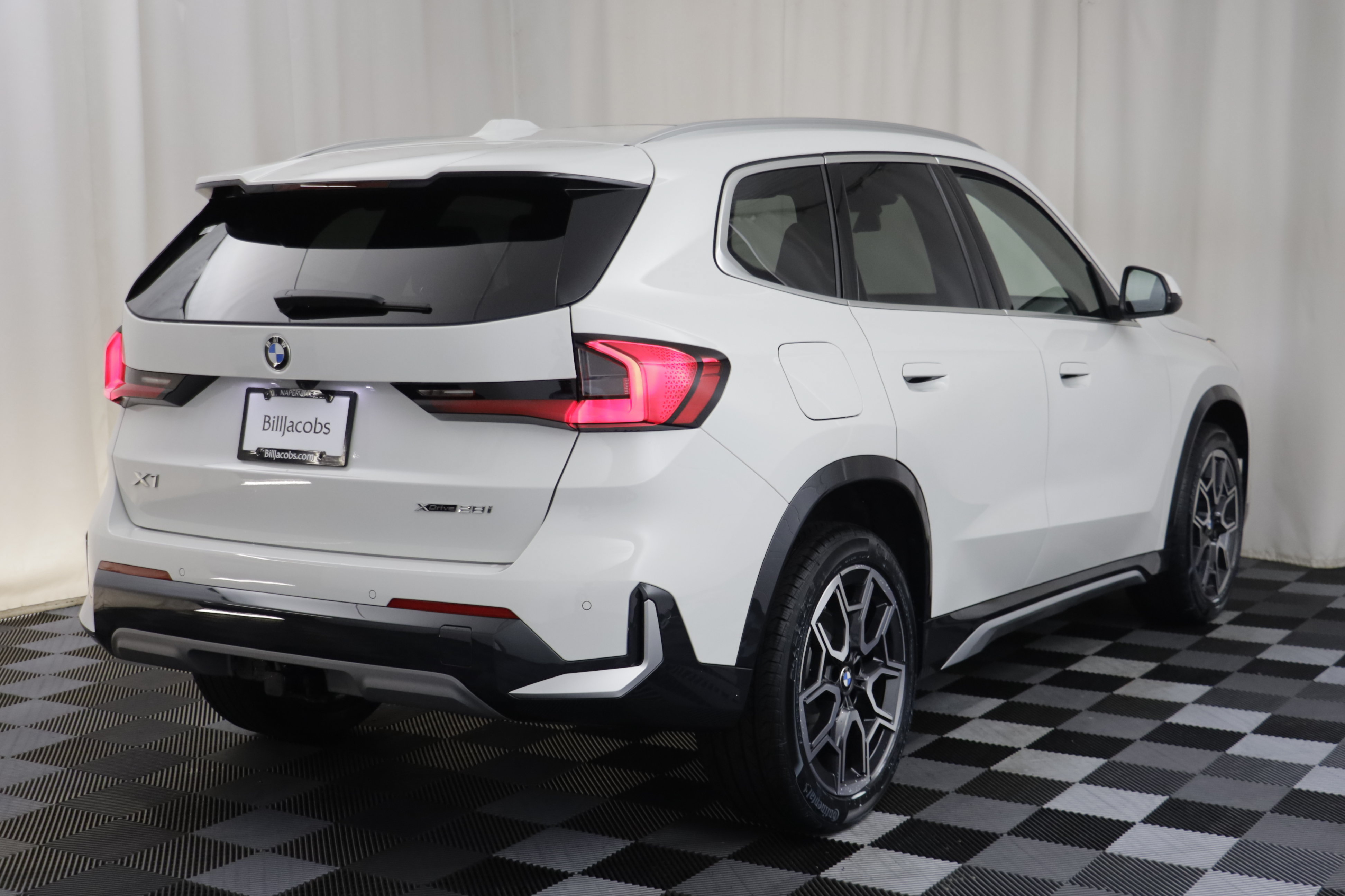 New 2026 BMW X1 xDrive28i w/ Convenience Package AWD/4WD image 17