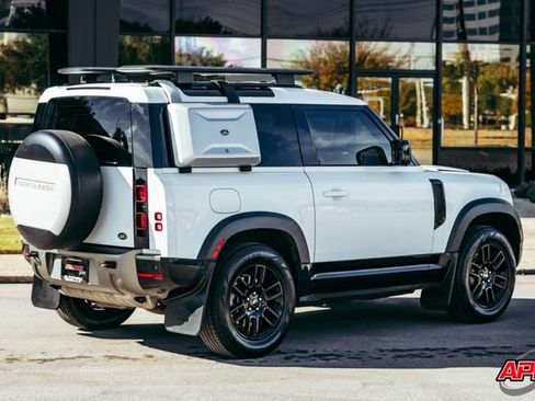 Used 2022 Land Rover Defender 90 X-Dynamic S image 7