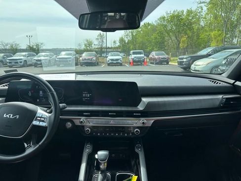 Used 2024 Kia Telluride EX w/ EX Captain's Chair Package FWD image 26