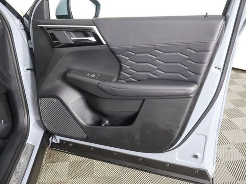 New 2026 Mitsubishi Outlander SEL FWD image 30